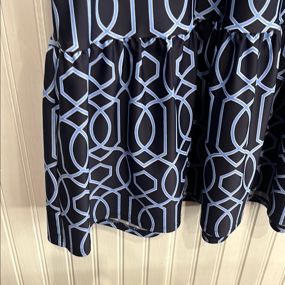 Jude Connally Blue Midi Dress with Geometric Pattern and V-Neck - Picture 4 of 6